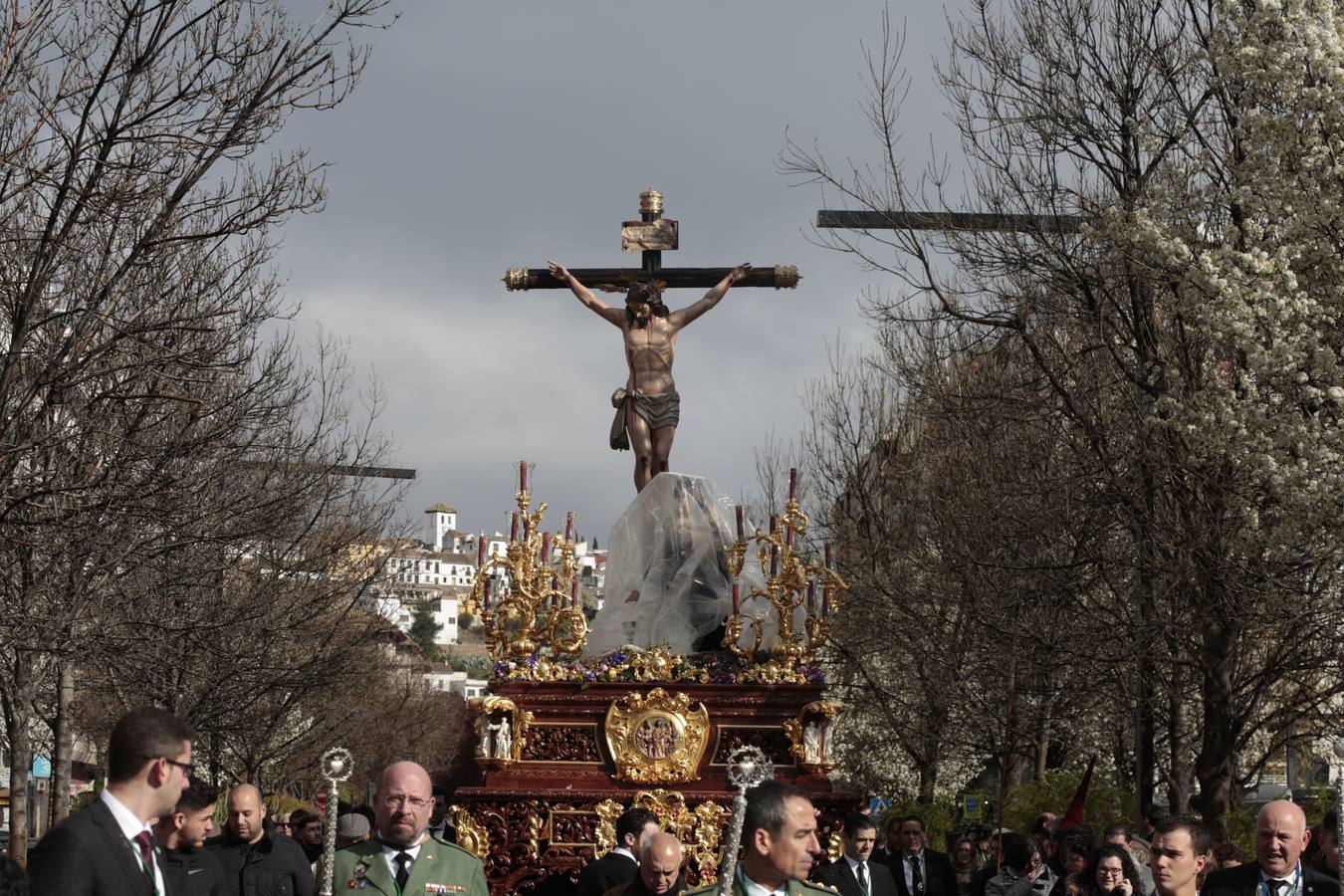 La lluvia obliga a la cofradía a volver a su templo