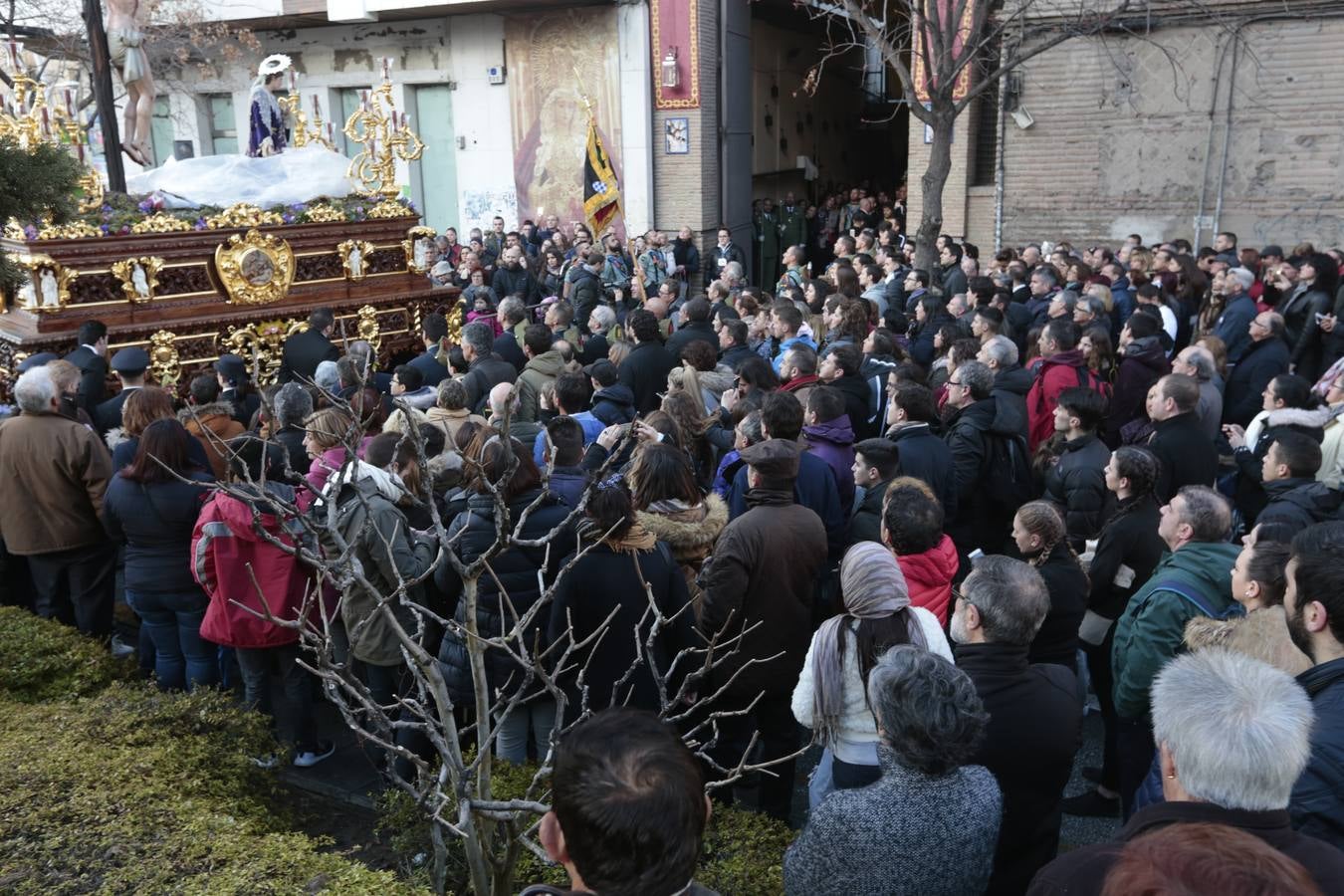 La lluvia obliga a la cofradía a volver a su templo