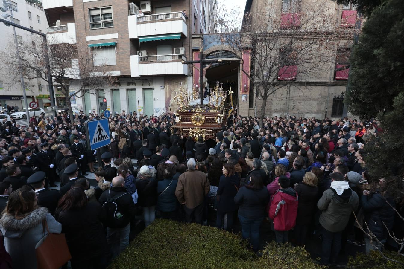 La lluvia obliga a la cofradía a volver a su templo