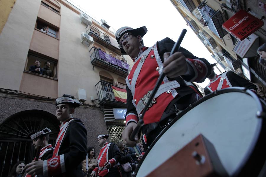 La Hermandad de la Vera-Cruz realizó una espléndida estación de penitencia en el Jueves Santo jienense | María Santísima de los Dolores lució en su parte frontal un homenaje al niño Gabriel Cruz, hallado muerto en Almería hace unas semanas