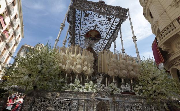 Resurrección y Triunfo cierra la Semana Santa de Granada