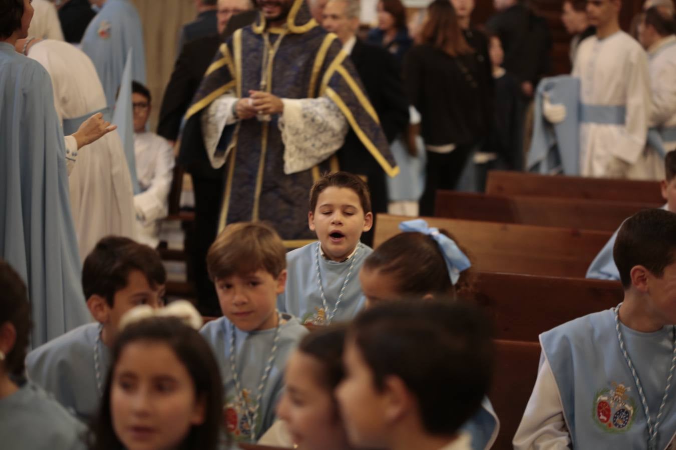 La cofradía del Resucitado de Regina Mundi pone hoy en la calle el gran estreno de esta Semana Santa. Se trata de las nuevas imágenes secundarias del paso: la Magdalena, San Juan y San Pedro. Las mismas ha sido realizadas por Israel Cornejo y vestidas por Benjamín Rodríguez. Hoy, por vez primera, salen a la calle.