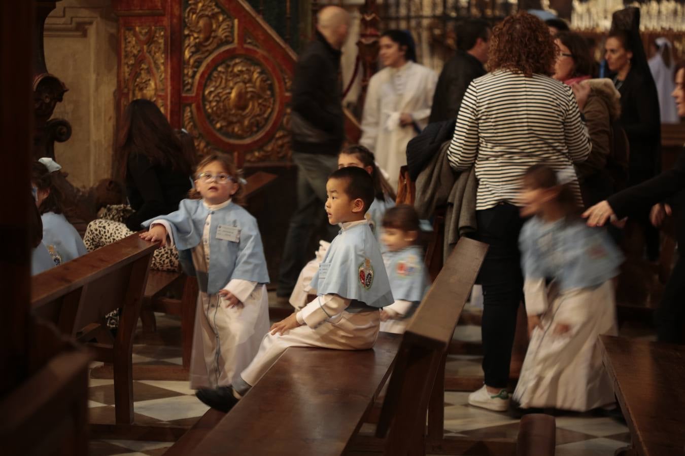 La cofradía del Resucitado de Regina Mundi pone hoy en la calle el gran estreno de esta Semana Santa. Se trata de las nuevas imágenes secundarias del paso: la Magdalena, San Juan y San Pedro. Las mismas ha sido realizadas por Israel Cornejo y vestidas por Benjamín Rodríguez. Hoy, por vez primera, salen a la calle.