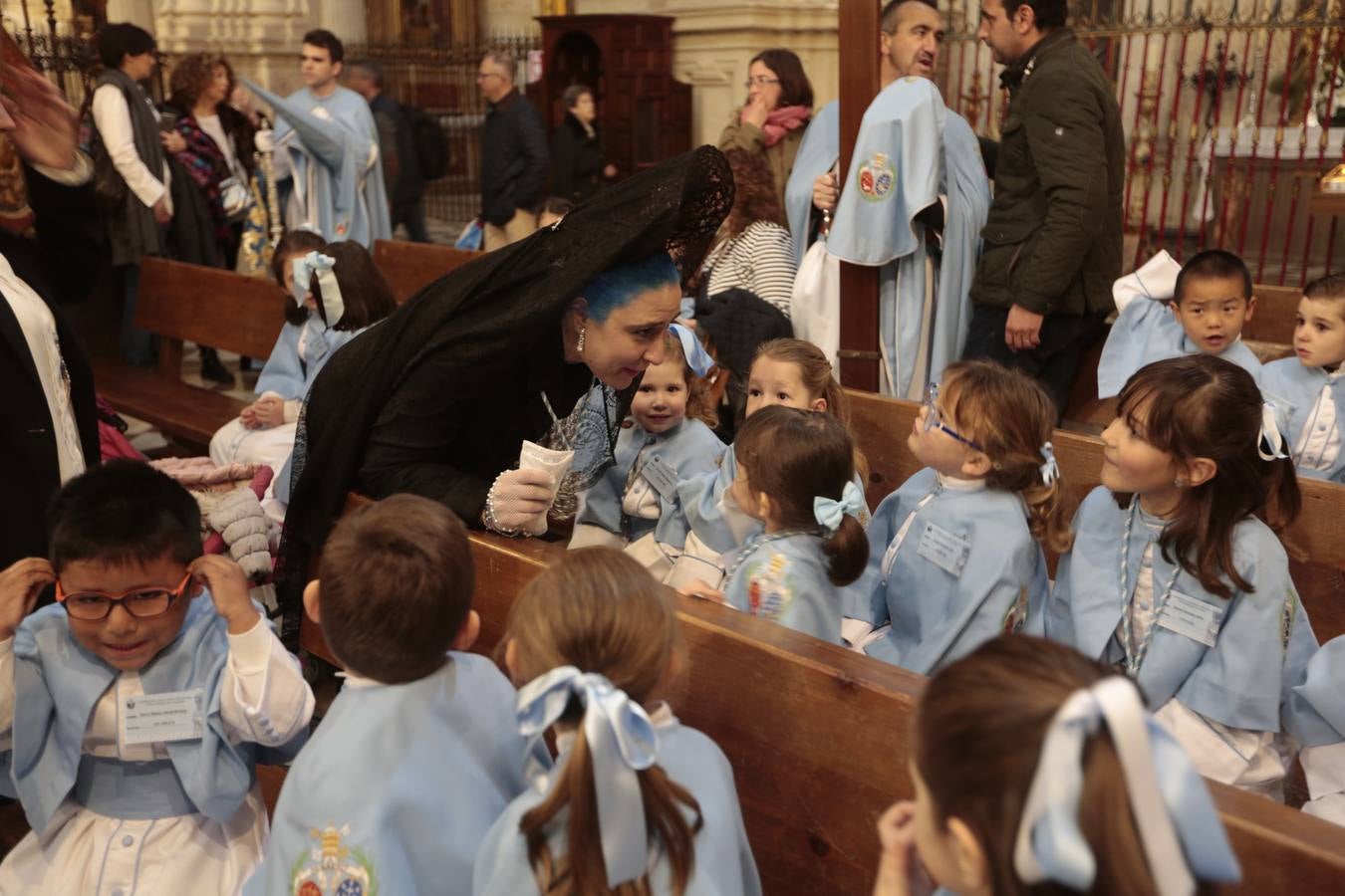 La cofradía del Resucitado de Regina Mundi pone hoy en la calle el gran estreno de esta Semana Santa. Se trata de las nuevas imágenes secundarias del paso: la Magdalena, San Juan y San Pedro. Las mismas ha sido realizadas por Israel Cornejo y vestidas por Benjamín Rodríguez. Hoy, por vez primera, salen a la calle.