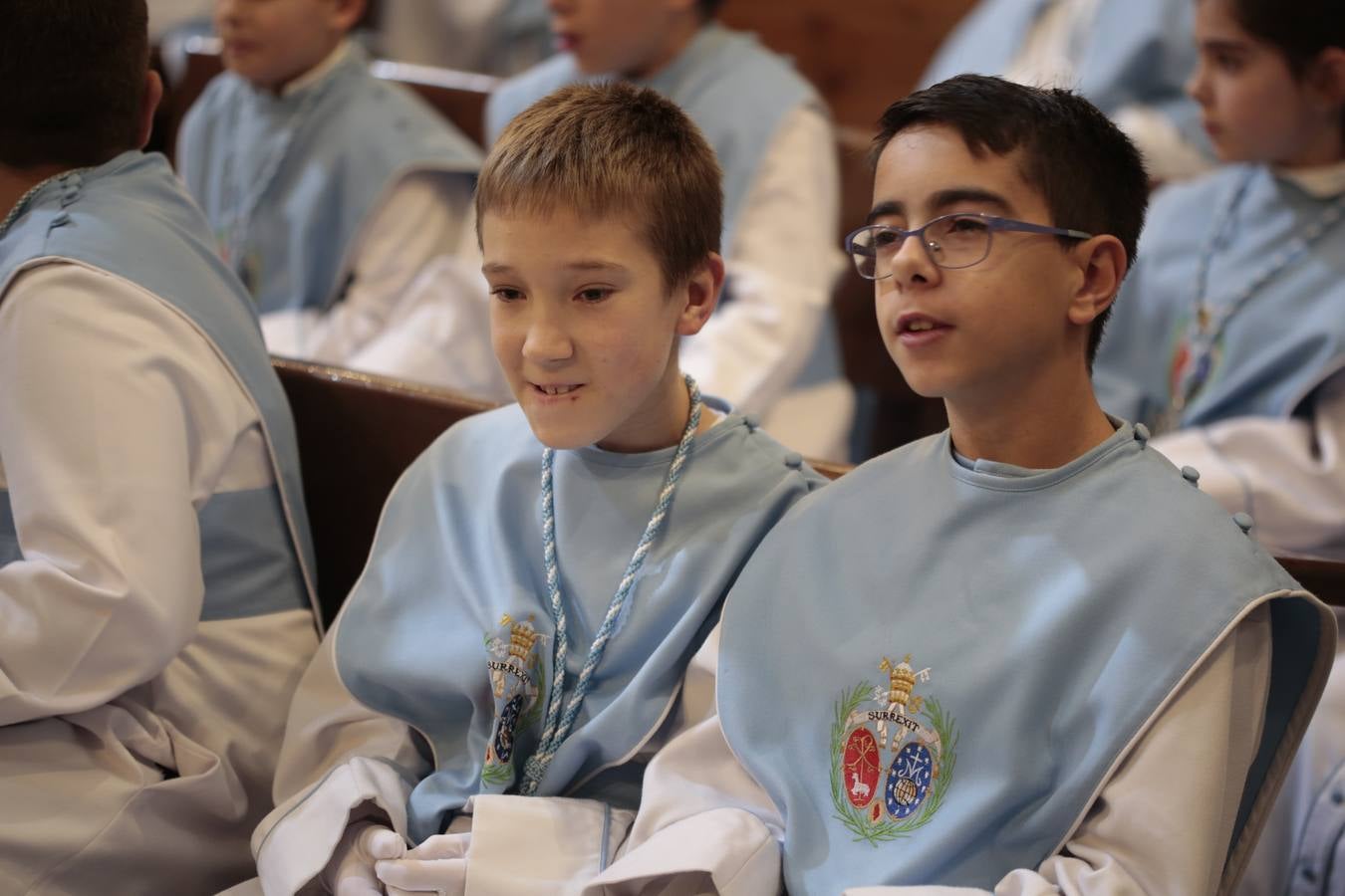 La cofradía del Resucitado de Regina Mundi pone hoy en la calle el gran estreno de esta Semana Santa. Se trata de las nuevas imágenes secundarias del paso: la Magdalena, San Juan y San Pedro. Las mismas ha sido realizadas por Israel Cornejo y vestidas por Benjamín Rodríguez. Hoy, por vez primera, salen a la calle.