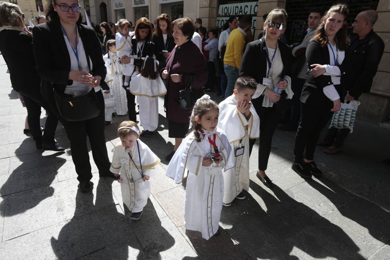 El paso de palio de Santa María del Triunfo es el último en recogerse, poniéndose con él fin a la Semana Santa de Granada cada año. Llama la atención, en el exorno floral del palio, la utilización que se hace no solo de flores, sino también de distintas frutas como manzanas, uvas, etc. Álvaro Abril es su creador.