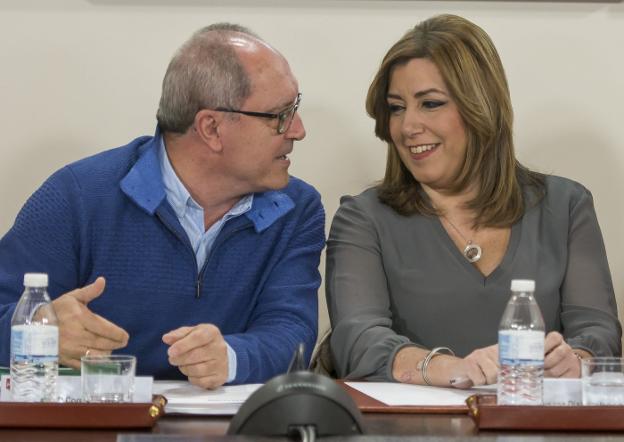 Susana Díaz y Juan Cornejo, secretario de Organización del PSOE. 