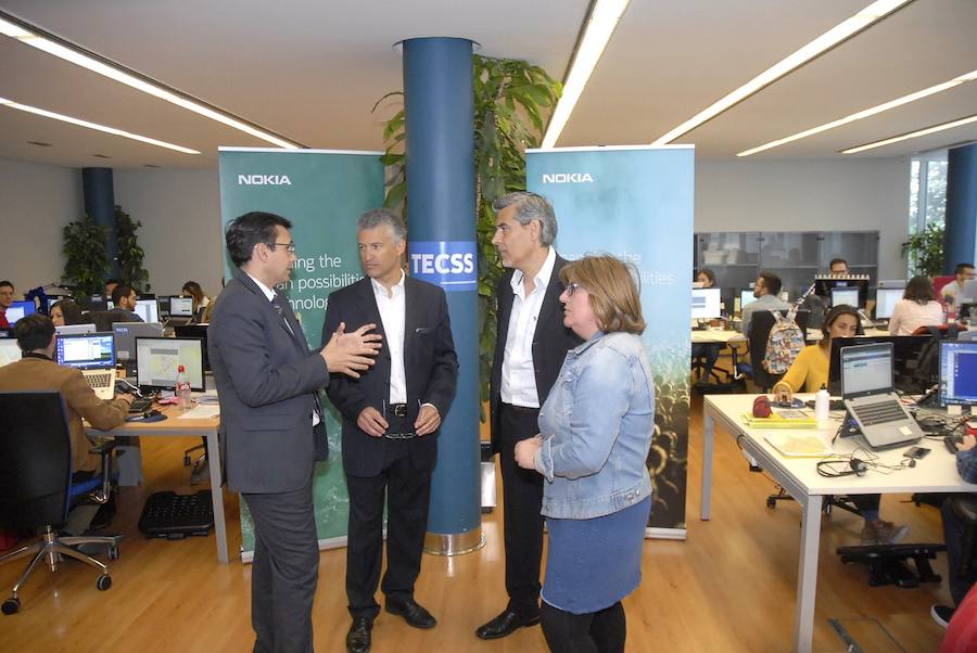 Está dedicado al diseño de fibra óptica, aglutina un equipo humano formado por 41 personas