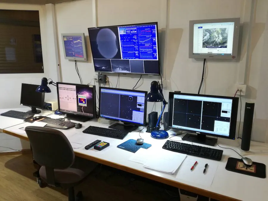 Los astrónomos del Observatorio de Sierra Nevada están entre una y dos semanas aislados en las instalaciones situadas a casi 3.000 metros de altitud