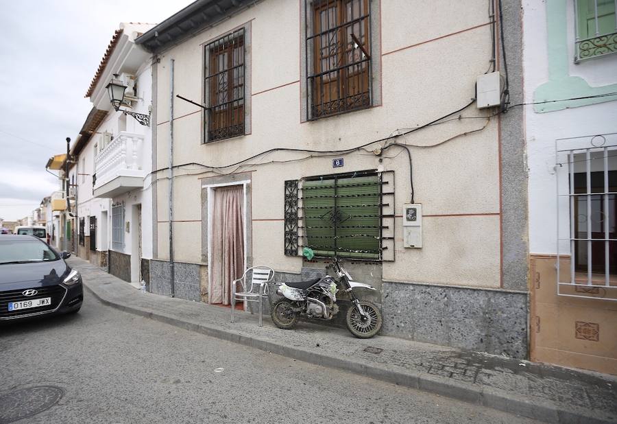 La víctima presentaba un impacto de bala y, a pesar de las maniobras de reanimación cardiopulmonar practicadas por los facultativos médicos, no se ha podido hacer nada por salvar su vida