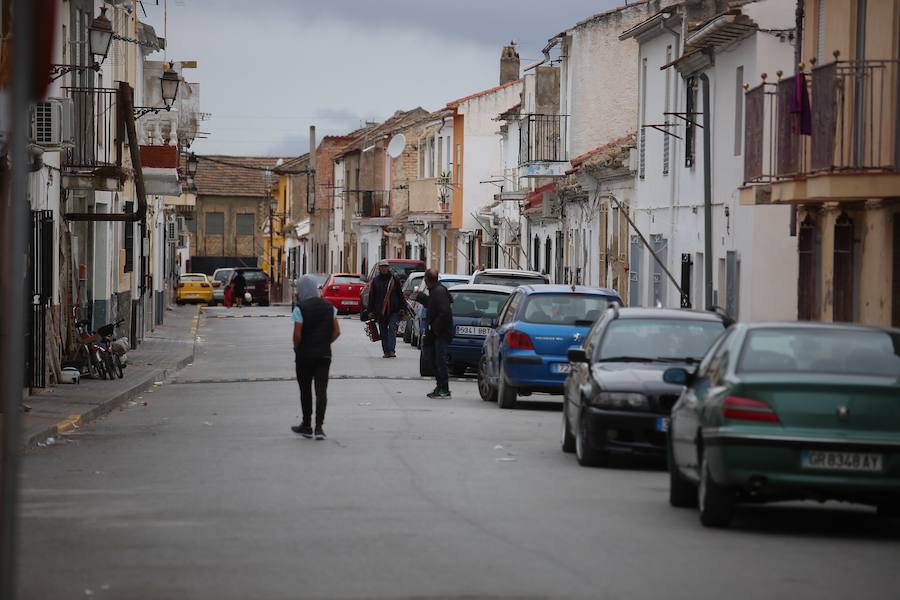 La víctima presentaba un impacto de bala y, a pesar de las maniobras de reanimación cardiopulmonar practicadas por los facultativos médicos, no se ha podido hacer nada por salvar su vida