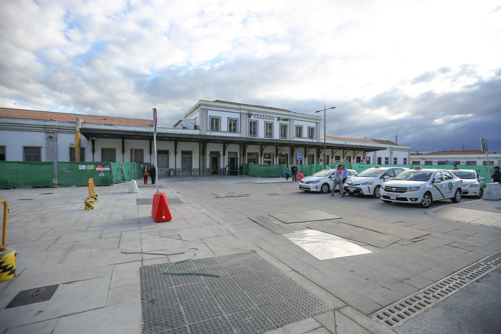 Aún se rematan las últimas obras en la estación, cerramiento de la línea y tratamiento de taludes, cuando se cumplen 3 años de aislamiento