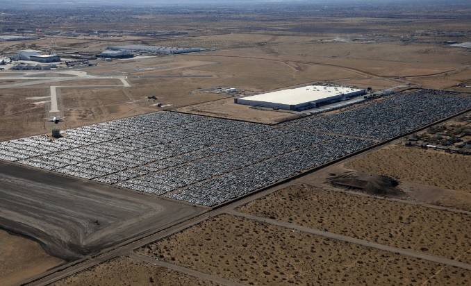 Casi 300.000 vehículos se encuentran en campos de Estados Unidos donde los ha concentrado la compañía a la espera de saber qué hacer con ellos