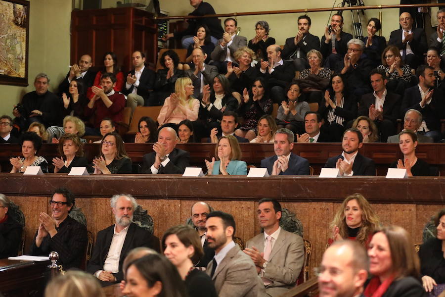 El 'Ruiseñor de Linares' ha recibido la distinción hoy en el Ayuntamiento de Madrid