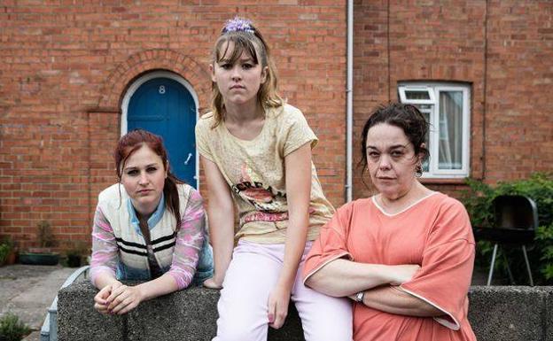 Lisa Riley, Ria Zmitrowicz y Liv Hill en 'Three Girls' (20179. 