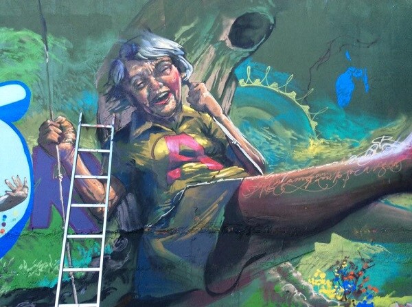 El Niño de las Pinturas comparte en sus redes sociales sus grafitis, repartidos por todo el país e incluso por alguno extranjero. Son murales llenos de fuerza y colorido de este artista granadino.
