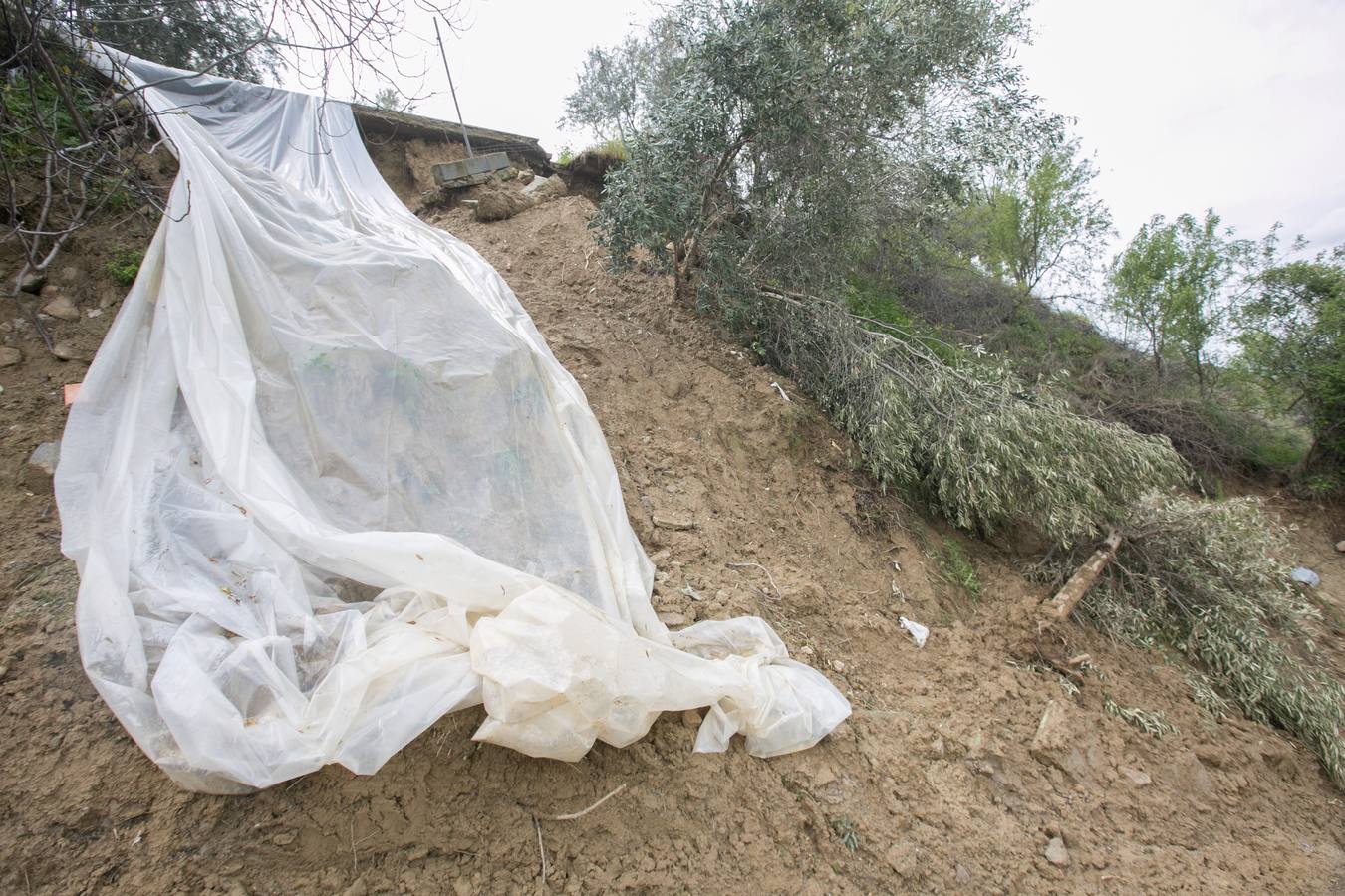 Hay caminos cortados, viviendas amenazadas por la caída de rocas o por el deslizamiento de laderas, entre otros desperfectos