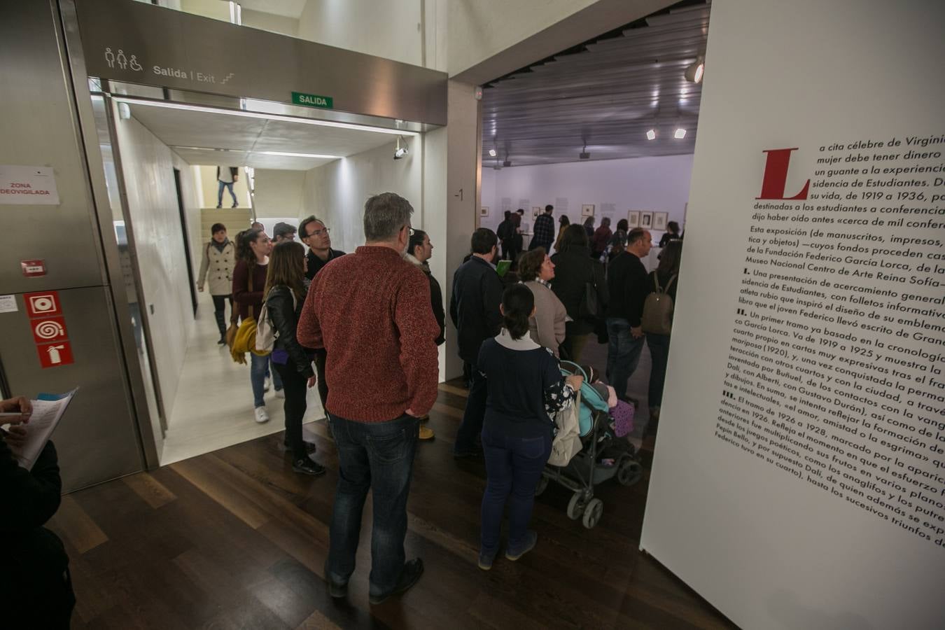 Los granadinos llenan museos y plazas en una jornada en la que el tiempo invita a disfrutar de la cultura