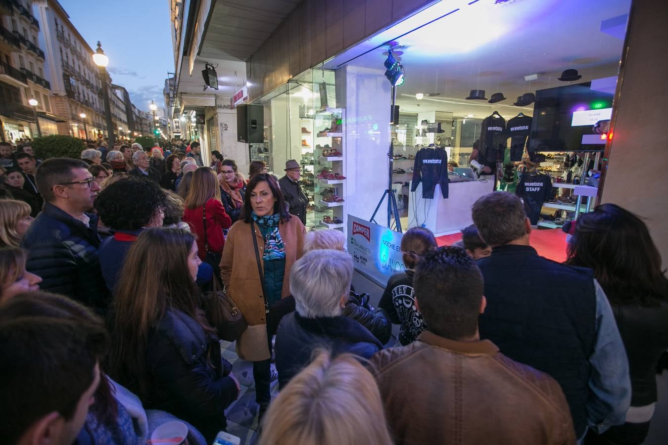 Los granadinos llenan museos y plazas en una jornada en la que el tiempo invita a disfrutar de la cultura