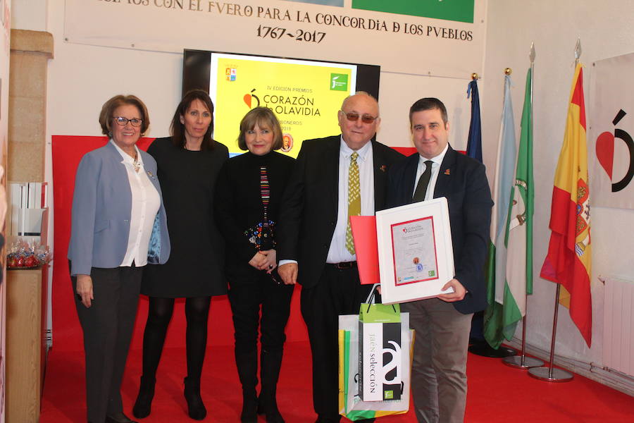 Carboneros entregó ayer sus premios Corazón de Olavidia | Entre los distinguidos, el periódico IDEAL, la Fundación Real Madrid y Baltasar Garzón