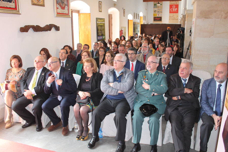 Carboneros entregó ayer sus premios Corazón de Olavidia | Entre los distinguidos, el periódico IDEAL, la Fundación Real Madrid y Baltasar Garzón