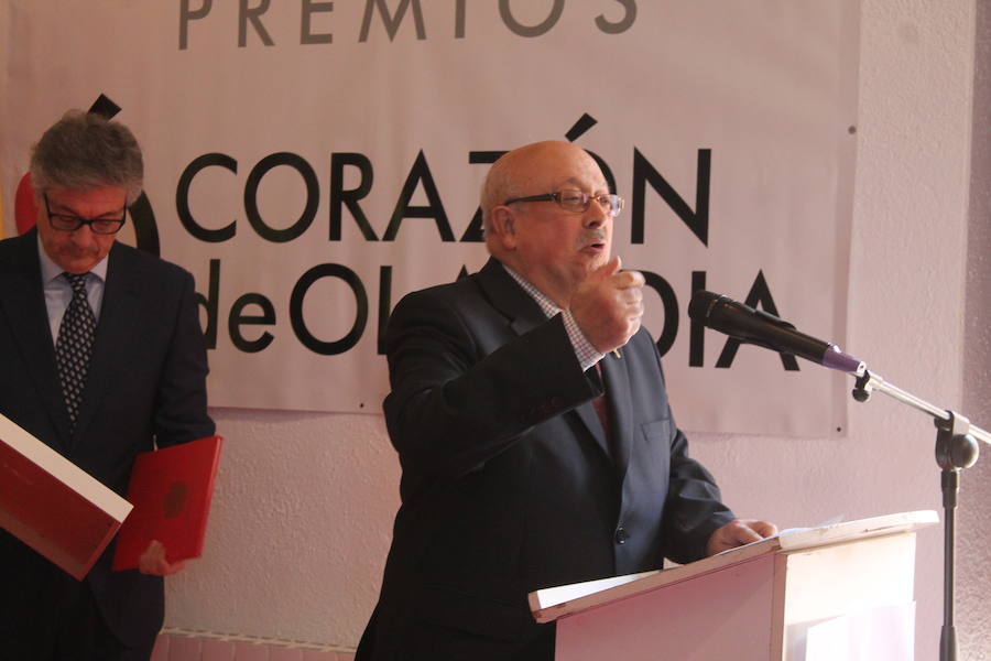 Carboneros entregó ayer sus premios Corazón de Olavidia | Entre los distinguidos, el periódico IDEAL, la Fundación Real Madrid y Baltasar Garzón
