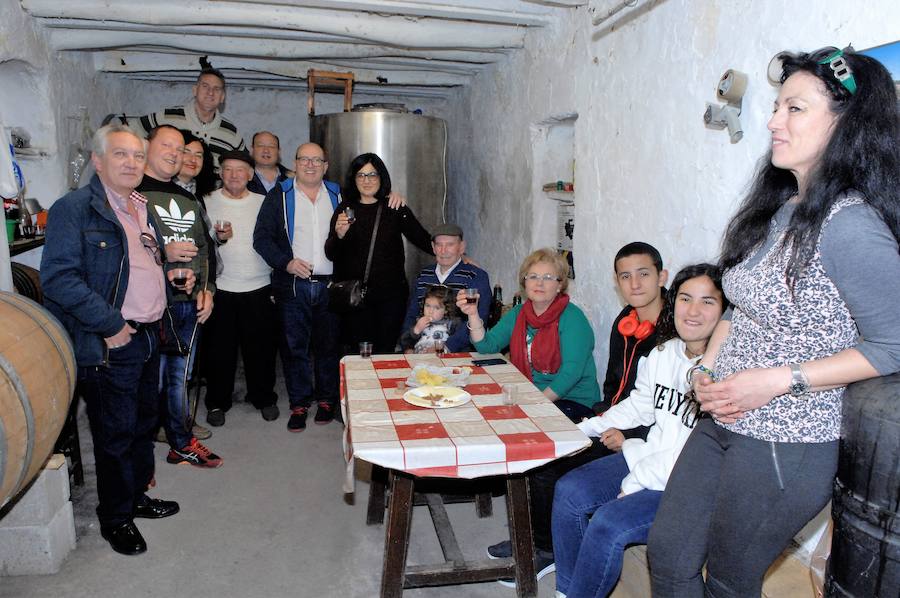 Este evento pretende dar a conocer la riqueza de este recóndito y pintoresco pueblo alpujarreño situado en la Sierra de la Contraviesa