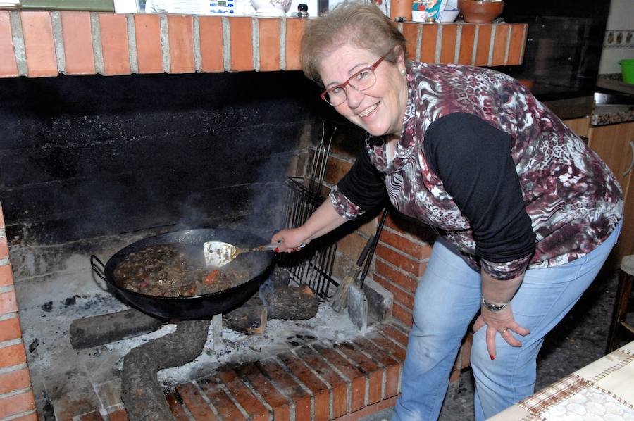 Este evento pretende dar a conocer la riqueza de este recóndito y pintoresco pueblo alpujarreño situado en la Sierra de la Contraviesa
