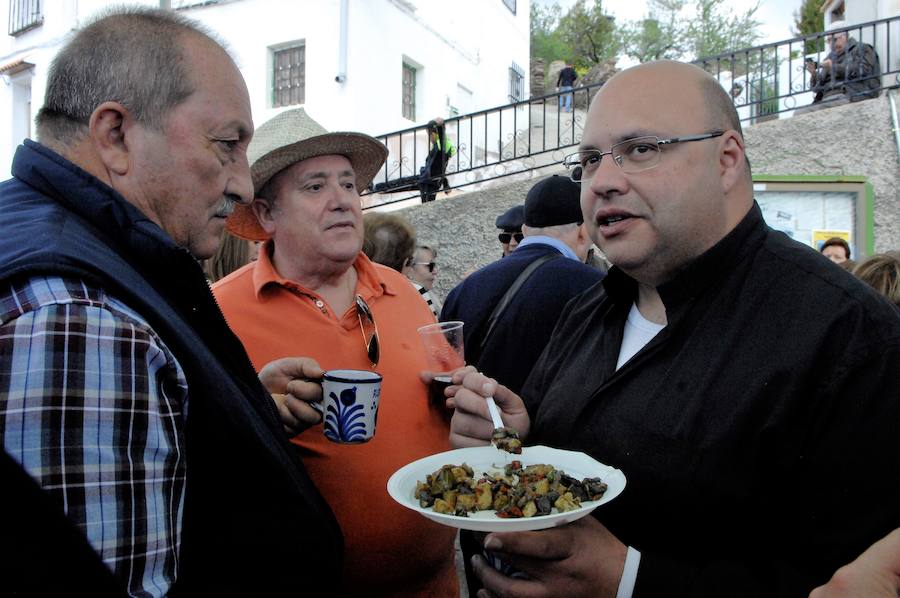 Este evento pretende dar a conocer la riqueza de este recóndito y pintoresco pueblo alpujarreño situado en la Sierra de la Contraviesa