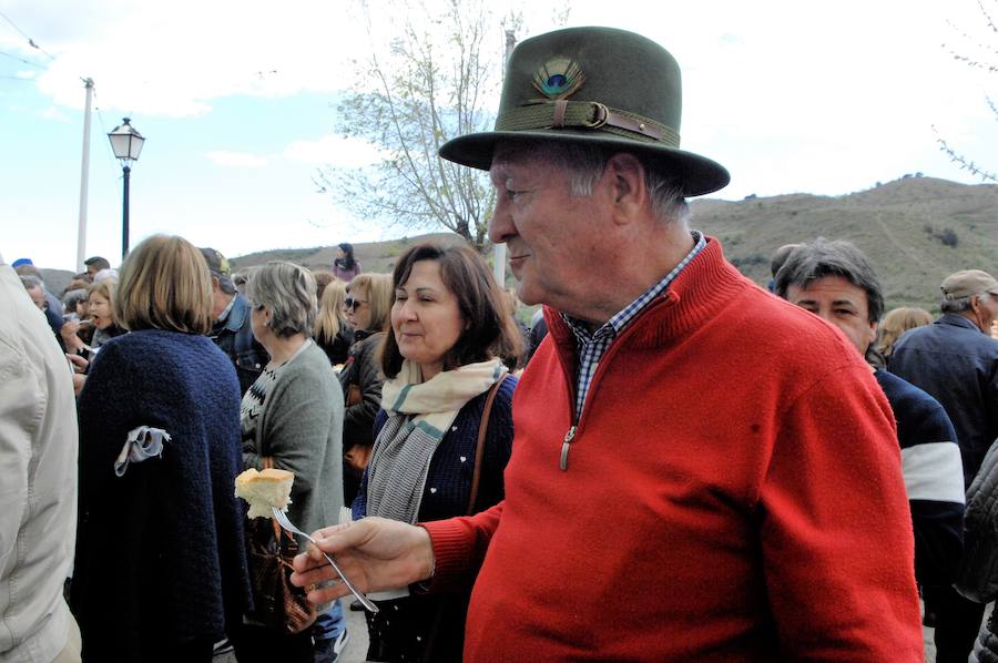 Este evento pretende dar a conocer la riqueza de este recóndito y pintoresco pueblo alpujarreño situado en la Sierra de la Contraviesa