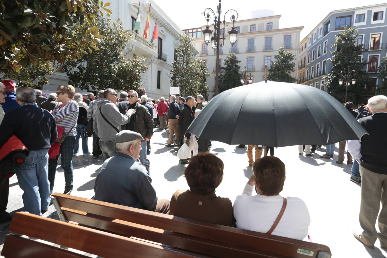 La plataforma Metropolitana de Granada por la defensa de las pensiones públicas se concentra en defensa del sistema público de pensiones