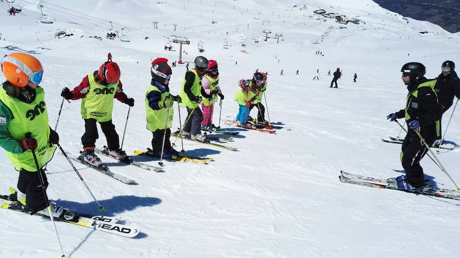 La estación tiene previsto despedir la temporada el 6 de mayo con una jornada de esquí gratuito