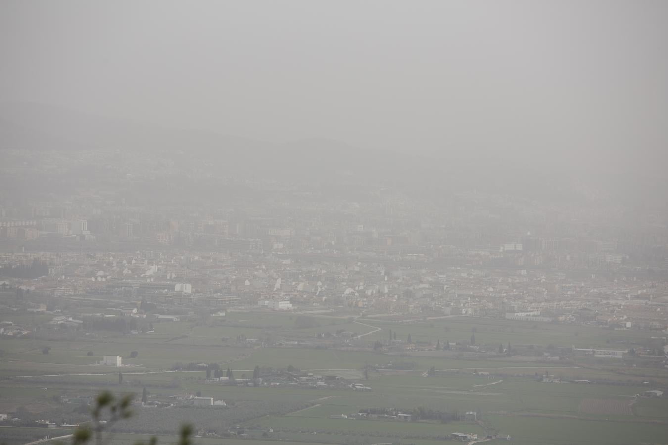 El pasado año, otra lluvia de barro tuvo lugar en Andalucía, dejando estas imágenes en Granada