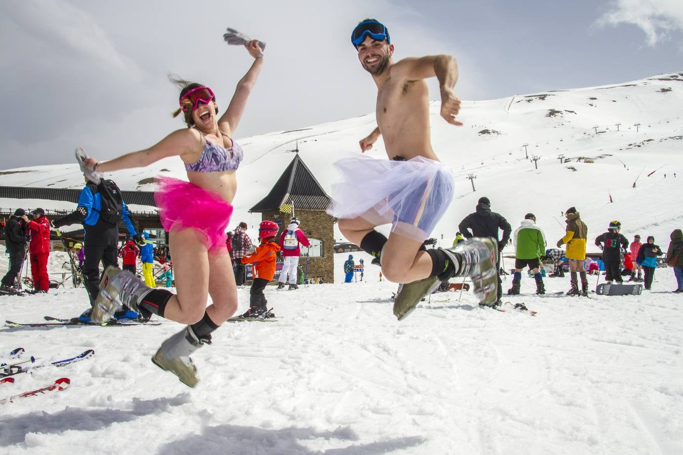 La actividad, acto central de la primavera en Sierra Nevada, anuncia el tramo final de la temporada, que se prolonga hasta el 6 de mayo