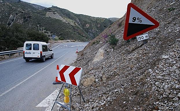 Desprendimientos en la A-348, a la altura de Torvizcón.