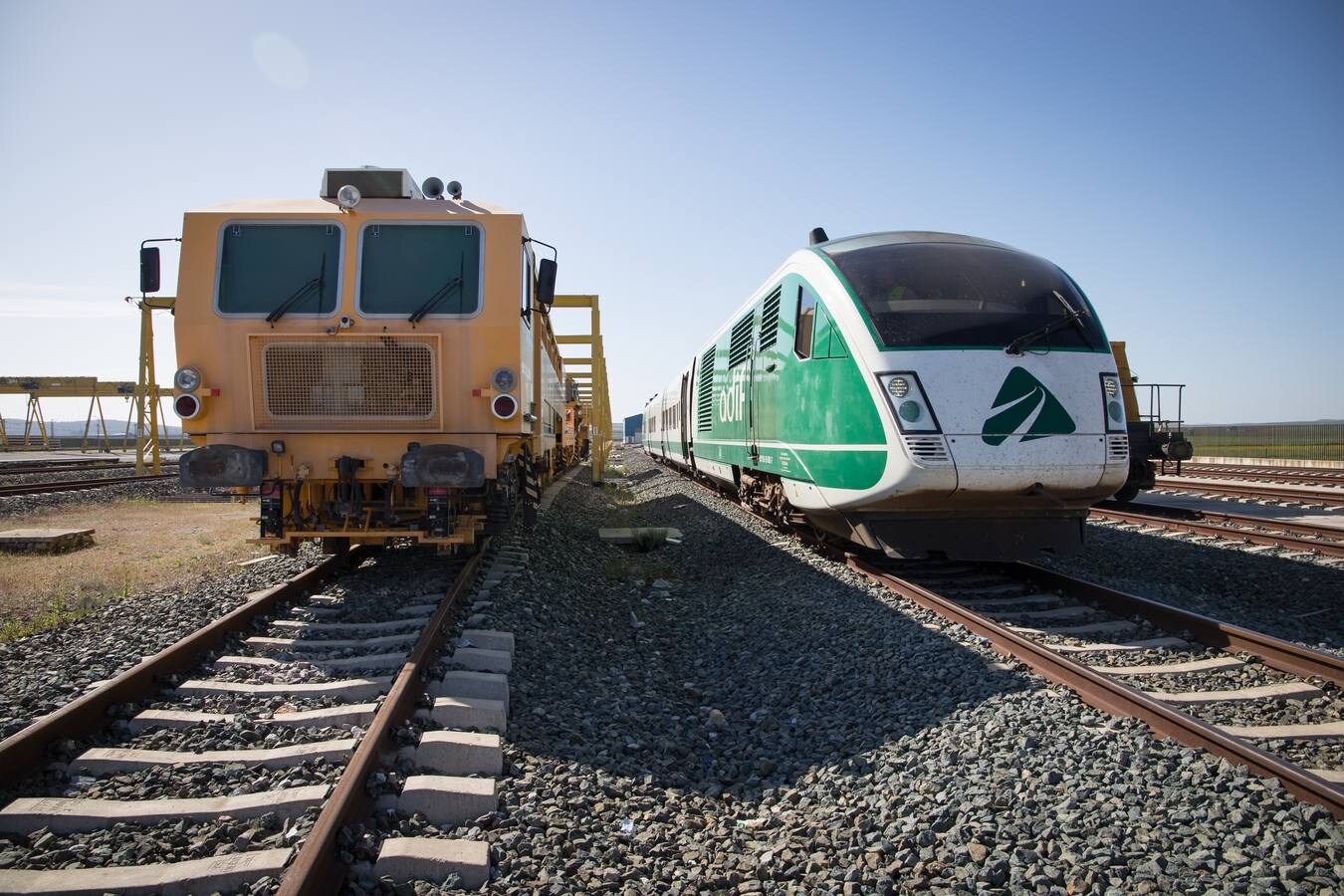 Vivimos en primera persona la experiencia de completar los 126 kilómetros que separan Granada de Antequera a bordo de un tren de pruebas