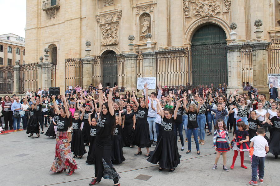 Decenas de jienenses participan en las protestas para pedir un Conservatorio de Danza en la capital