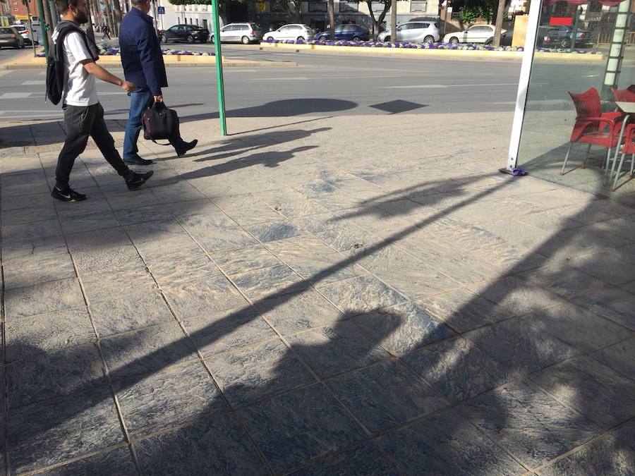 La Depresión Aislada en Niveles Altos que acecha al Golfo de Cádiz desde hace días, provoca vientos del sur que traen hasta la Bahía de Almería el polvo sahariano que hoy cubre gran parte del sur de la provincia