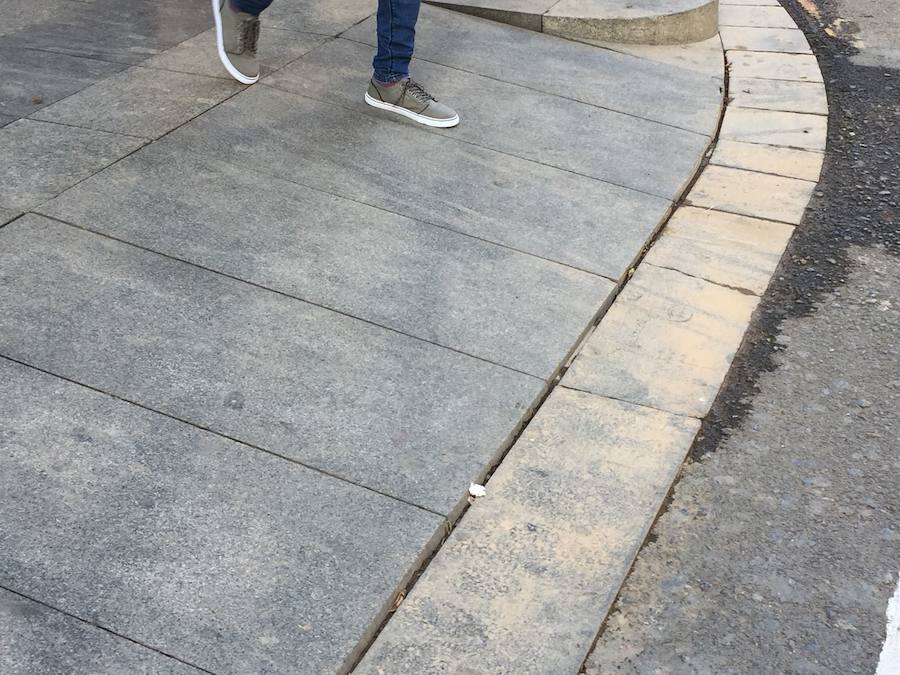 La Depresión Aislada en Niveles Altos que acecha al Golfo de Cádiz desde hace días, provoca vientos del sur que traen hasta la Bahía de Almería el polvo sahariano que hoy cubre gran parte del sur de la provincia