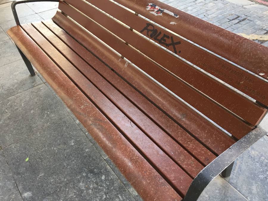 La Depresión Aislada en Niveles Altos que acecha al Golfo de Cádiz desde hace días, provoca vientos del sur que traen hasta la Bahía de Almería el polvo sahariano que hoy cubre gran parte del sur de la provincia