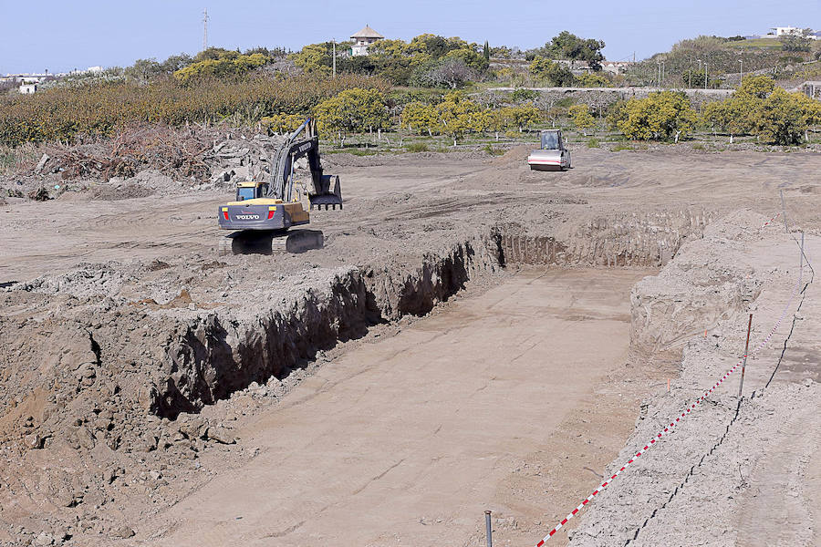 Las actuaciones van muy avanzadas y ya tienen licencia; además se espera que para antes del verano estén las calles terminadas y abra el Burger King