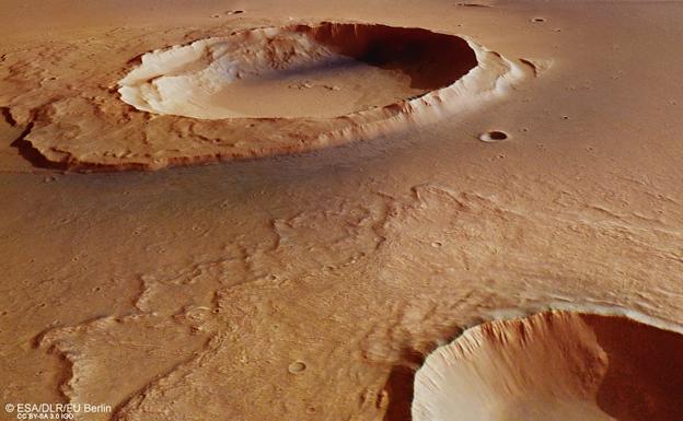 «Si en el pasado hubo vida en Marte, podría explicar el exceso de gas metano que se observa en el planeta rojo»