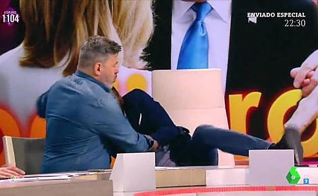 La dura caída de Frank Blanco en 'Zapeando' provocada por Miki Nadal