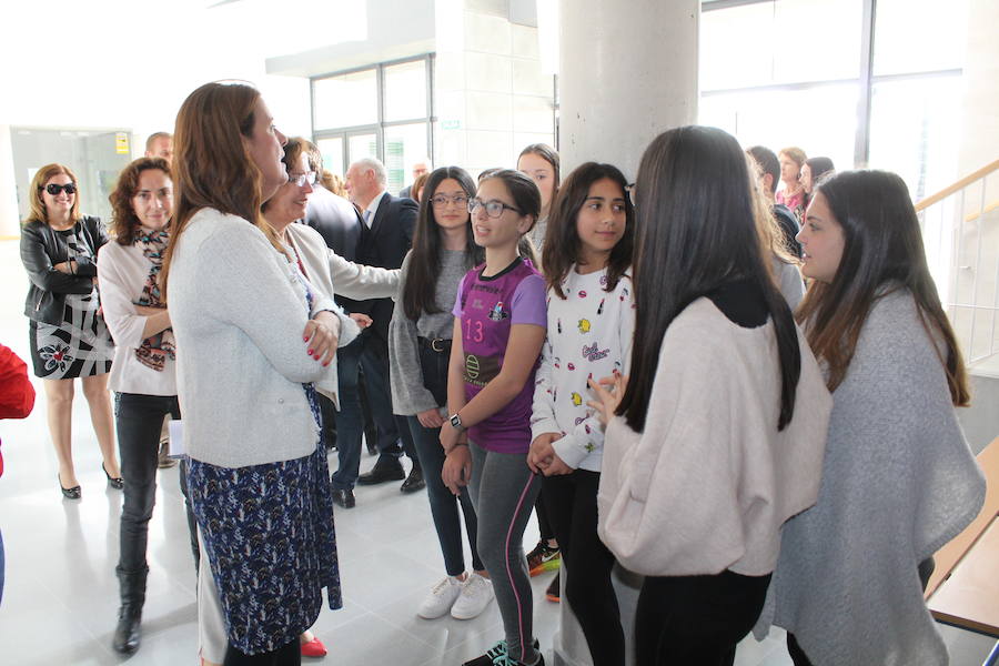 Sonia Gaya hace autocrítica y reconoce que la actuación se alargó demasiado | Ayer se inauguró de manera oficial uno de los centros educativos más demandados, con unas instalaciones para casi medio millar de alumnos