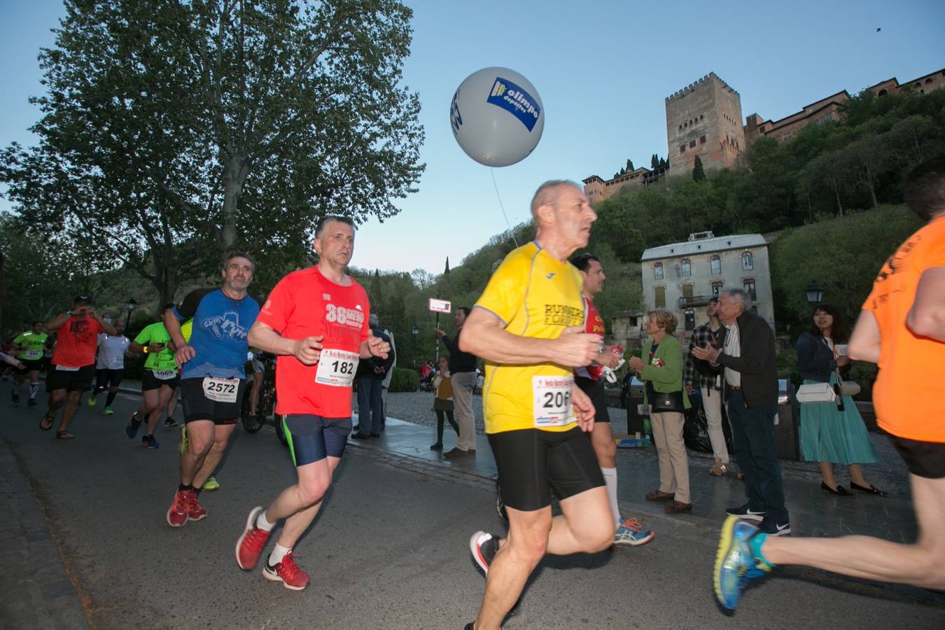 Aquí puedes ver unas maravillosas estampas de la carrera del pasado sábado en Granada