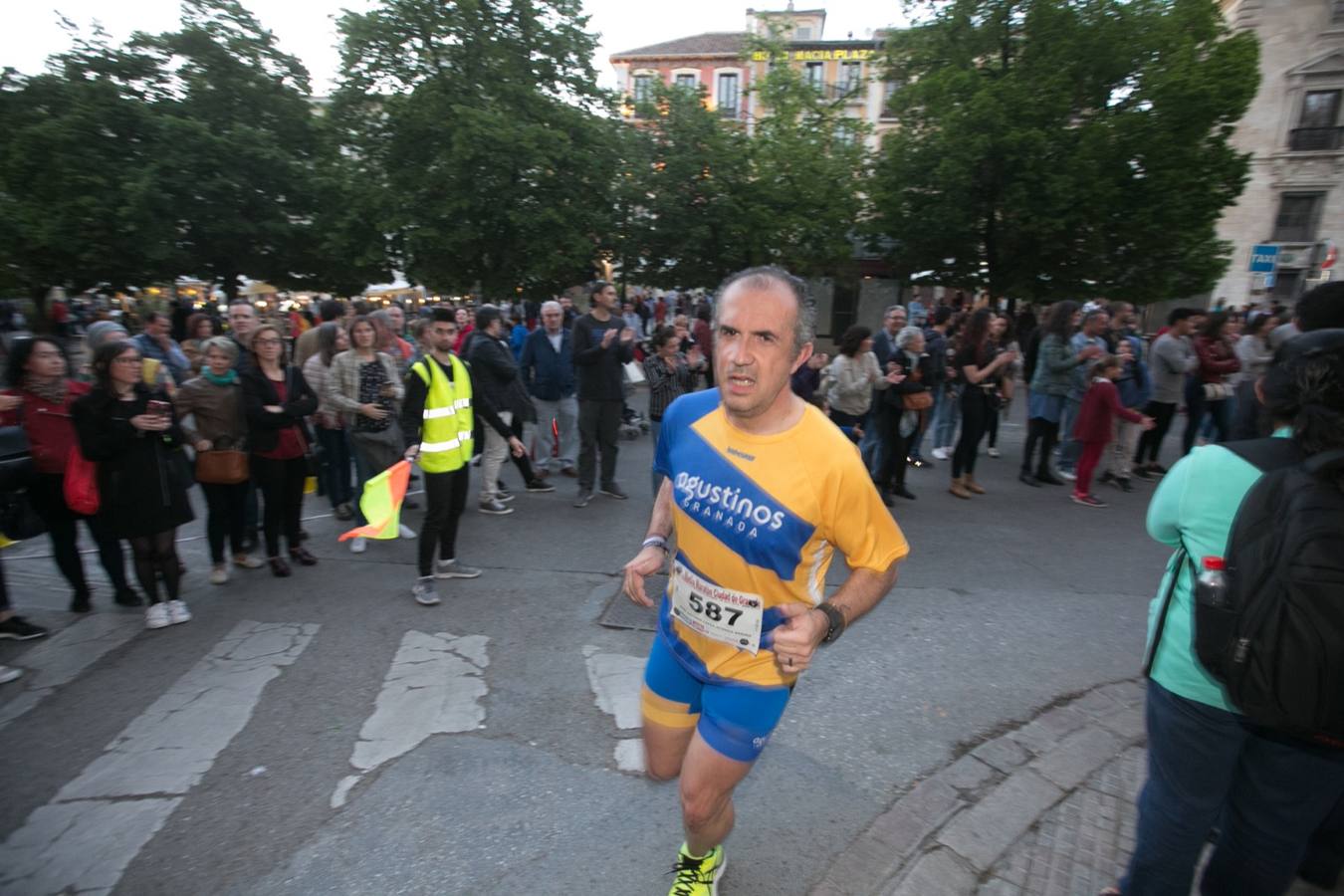 Aquí puedes ver unas maravillosas estampas de la carrera del pasado sábado en Granada