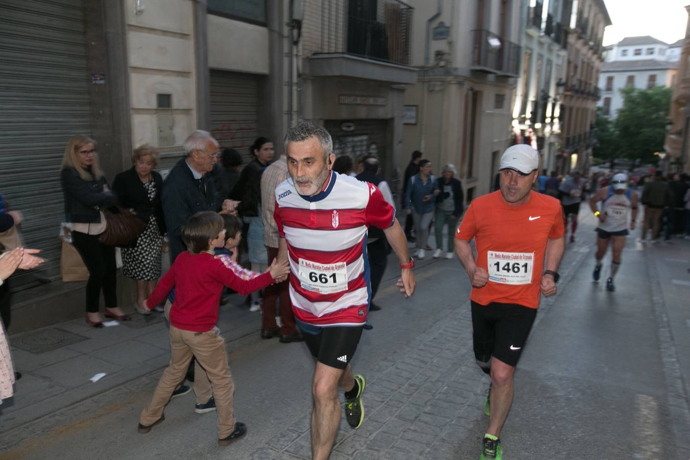 Aquí puedes ver unas maravillosas estampas de la carrera del pasado sábado en Granada