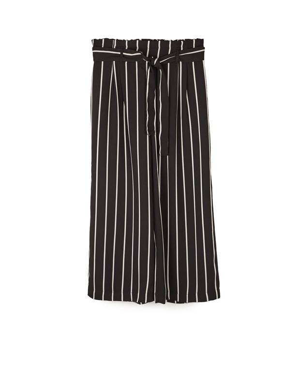 Fotos: Así son los pantalones de Stradivarius que te hacen parecer más alta