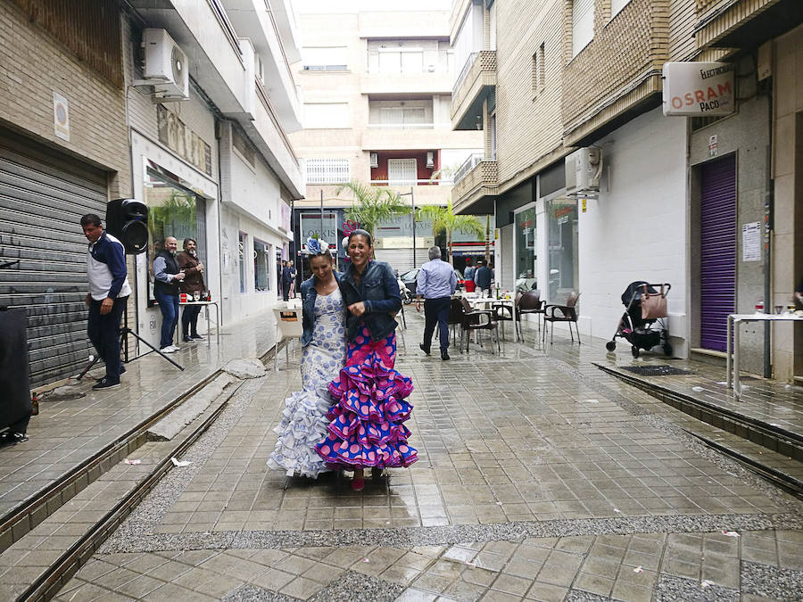 Lluvia en las Cruces de Motril antes del concierto de la Orquesta Tentación