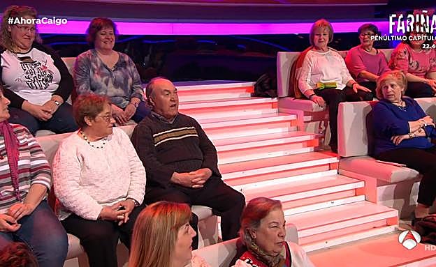 «¡El de los huevos!»: un espectador de Ahora Caigo la arma con un regalo para Arturo Valls